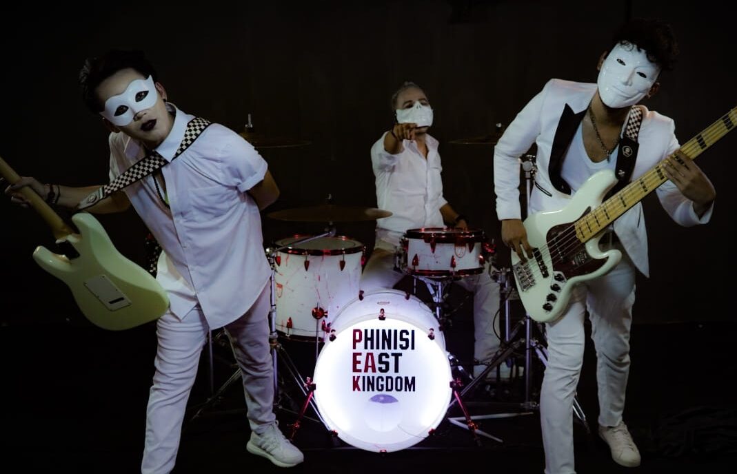 phinisi-east-kingdom-band